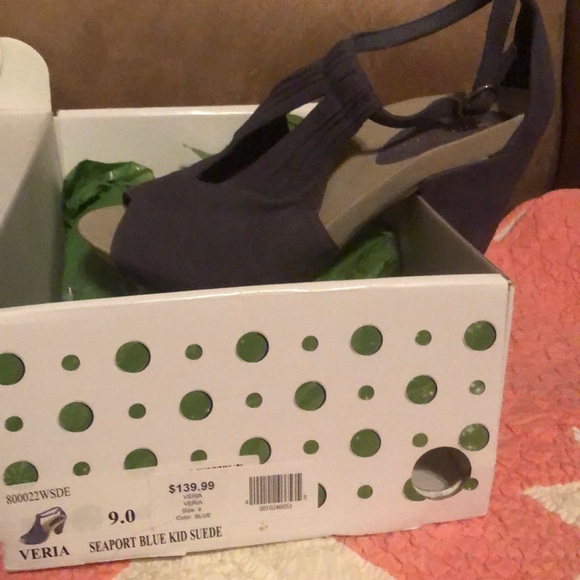 Earthies Veria size 9 seaport blue suede. - Picture 2 of 2